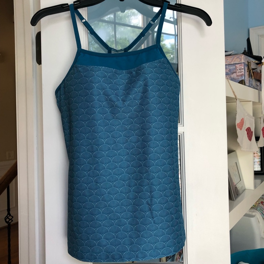 Moving comfort tank size M